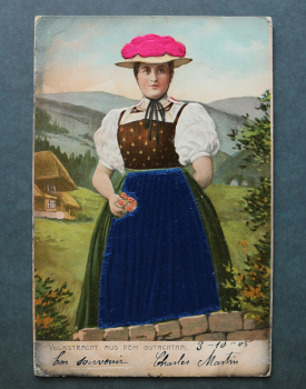 Ansichtskarte AK Sarthe Volkstracht aus dem Gutachthal 1905 Stoffeinsatz Prägekarte